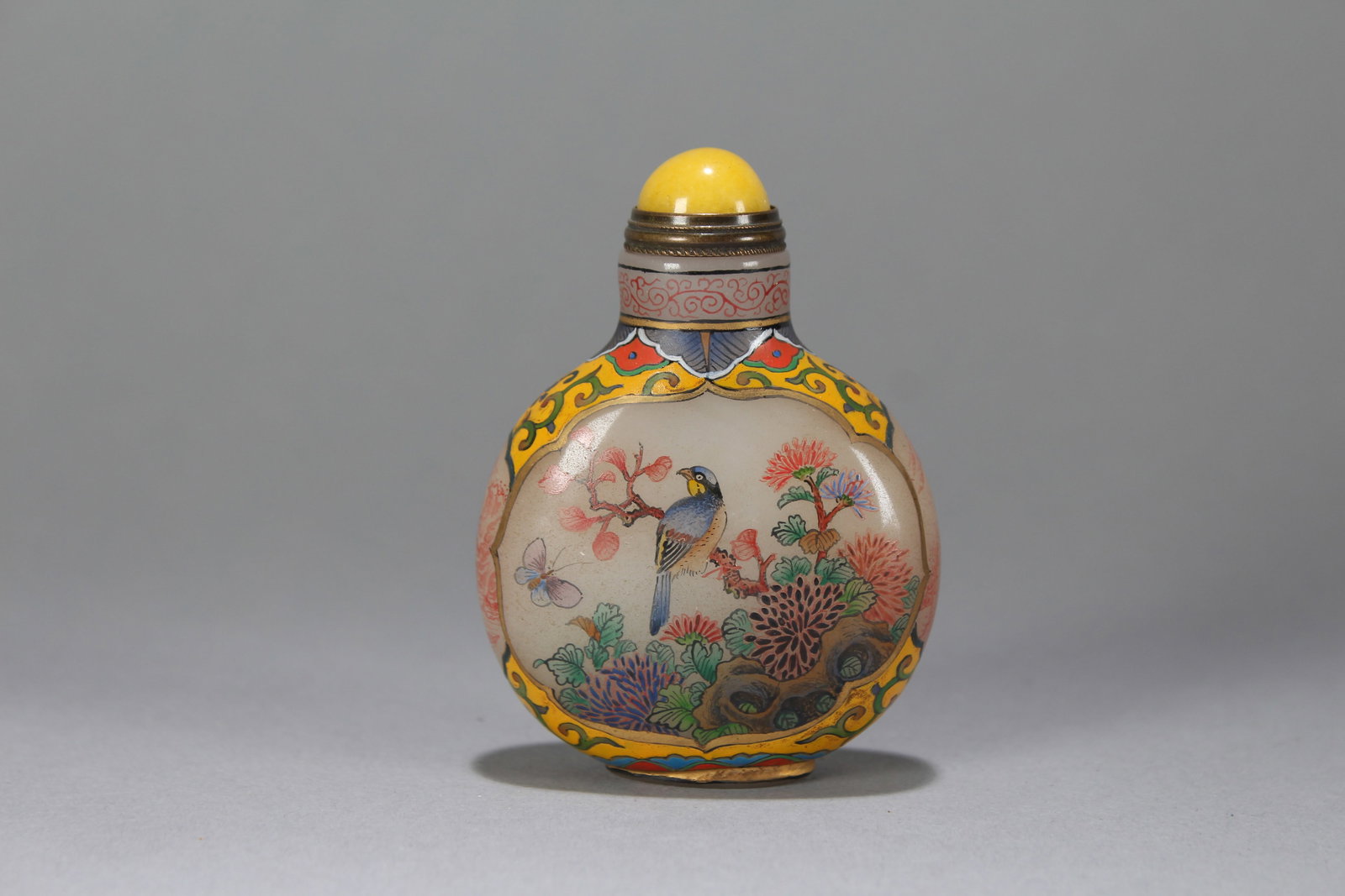 A Chinese Vividly-detailed Nature-sceen Fortune Snuff Bottle: A Chinese Vividly-detailed Nature-sceen Fortune Snuff Bottle. Height : 3 (inch). Width : 2 (inch). Length : 1 (inch).