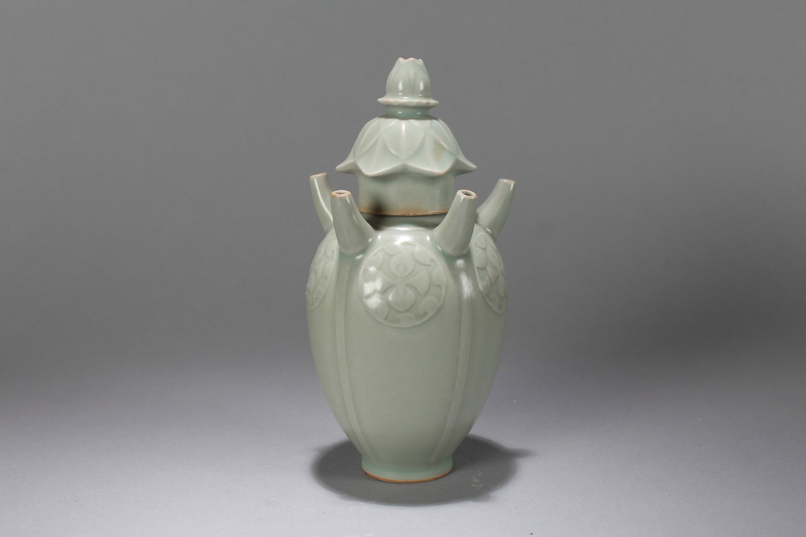 A Chinese Anicent-framing Religious Lidded Porcelain Fortune Vase: A Chinese Anicent-framing Religious Lidded Porcelain Fortune Vase. Height: 8 (inch). Width: 3.5 (inch)