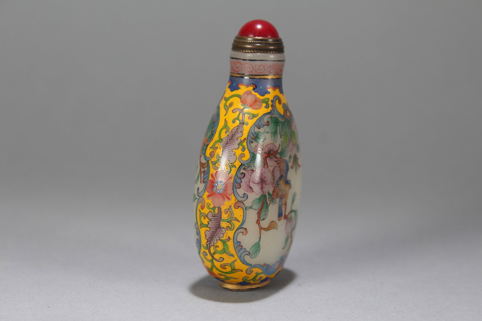A Chinese Vividly-detailed Nature-sceen Fortune Snuff Bottle: A Chinese Vividly-detailed Nature-sceen Fortune Snuff Bottle. Height : 3.25 (inch). Width : 1.75 (inch). Length : 1 (inch).