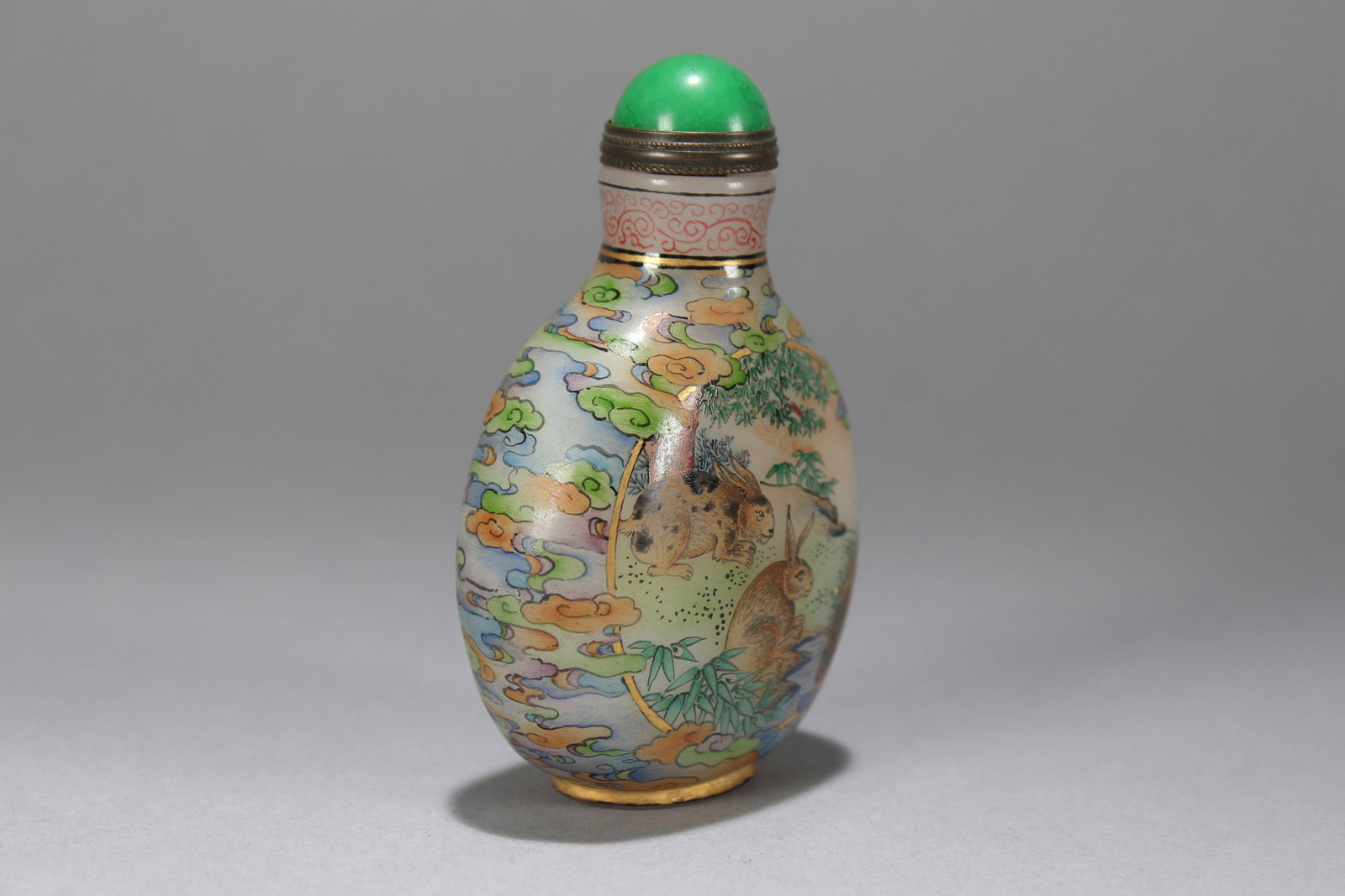A Chinese Nature-sceen Vividly-detailed Fortune Snuff Bottle: A Chinese Nature-sceen Vividly-detailed Fortune Snuff Bottle. Height : 3.25 (inch). Width : 2.25 (inch). Length : 1 (inch).