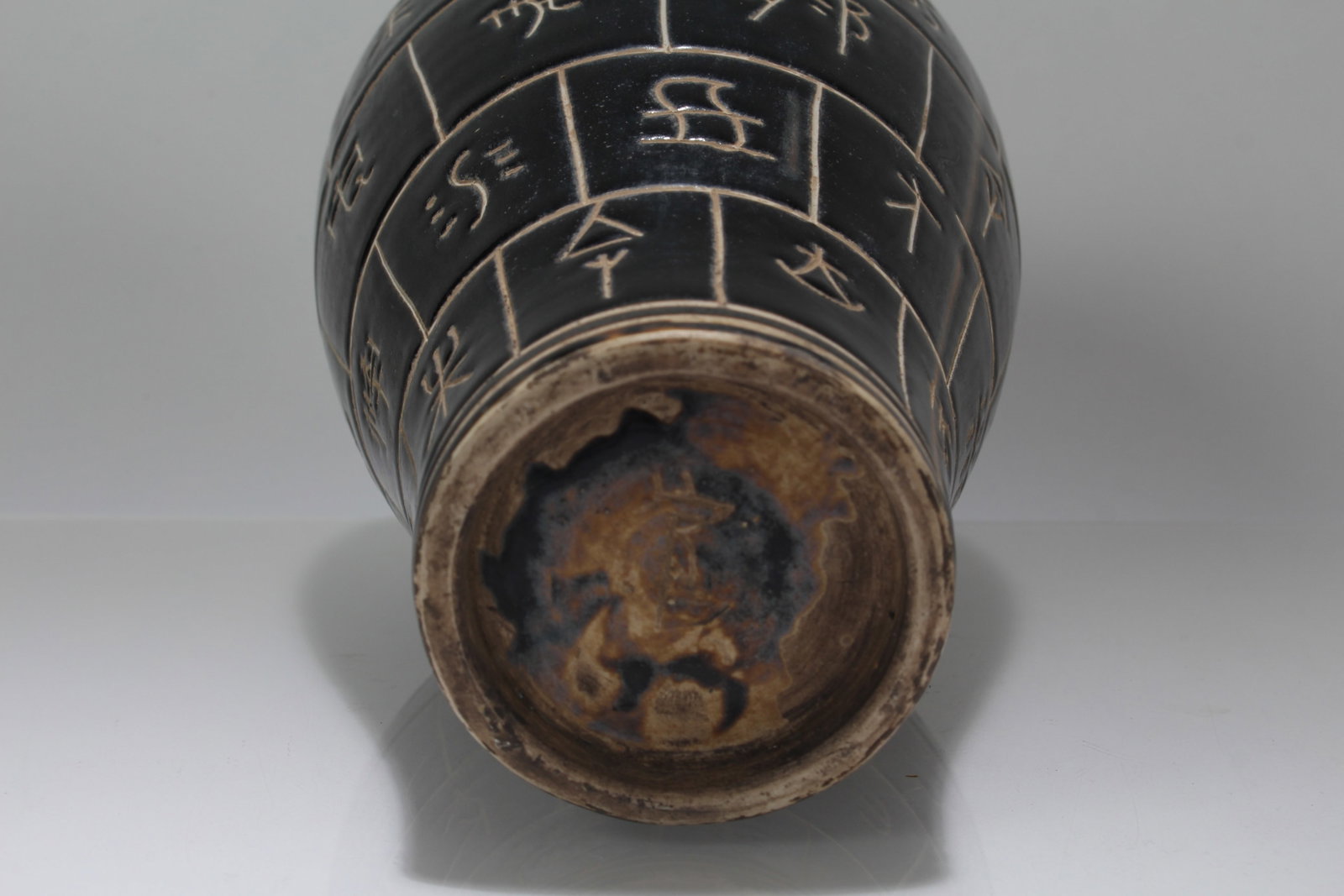 A Chinese Dark-coding Anicent-framing Porcelain Fortune Vase - 4