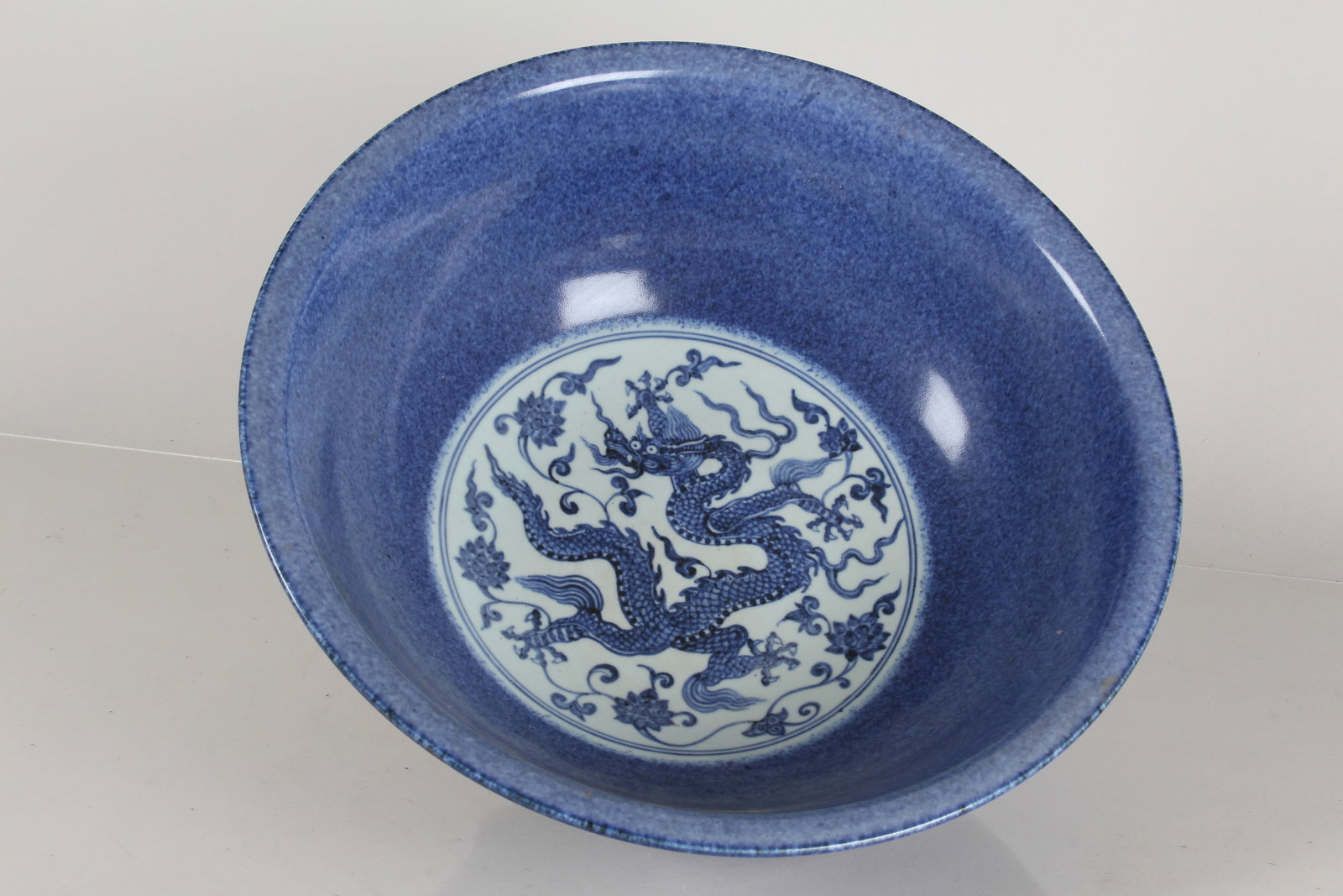 A Chinese Blue-coding Massive Dragon-decorating Porcelain Fortune Plate: A Chinese Blue-coding Massive Dragon-decorating Porcelain Fortune Plate. Height: 6 (inch). Opening Diameter: 16.5 (inch).