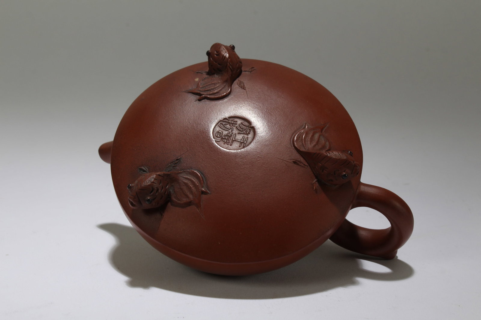 A Chinese Circular Lidded Tea Pot - 5