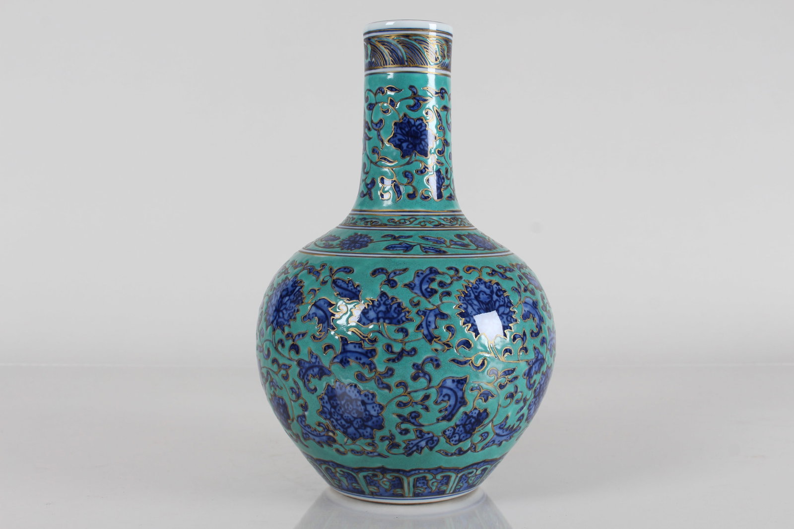 A Chinese Ancient-framing Detailed Porcelain Fortune Vase: A Chinese Ancient-framing Detailed Porcelain Fortune Vase . Height: 8.5 (inch).