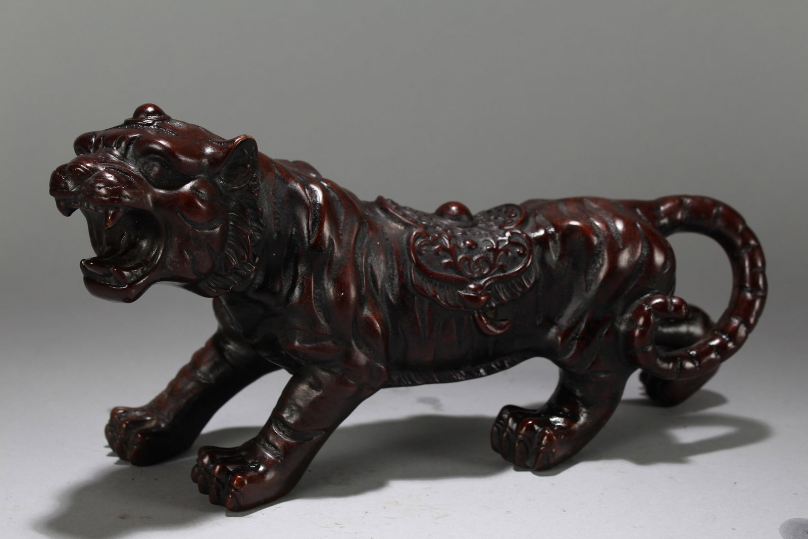 A Chinese Anicent-framing Religious Myth-beast Fortune Statue: A Chinese Anicent-framing Religious Myth-beast Fortune Statue. Height : 5.5 (inch). Width : 11.5 (inch). Length : 4 (inch).