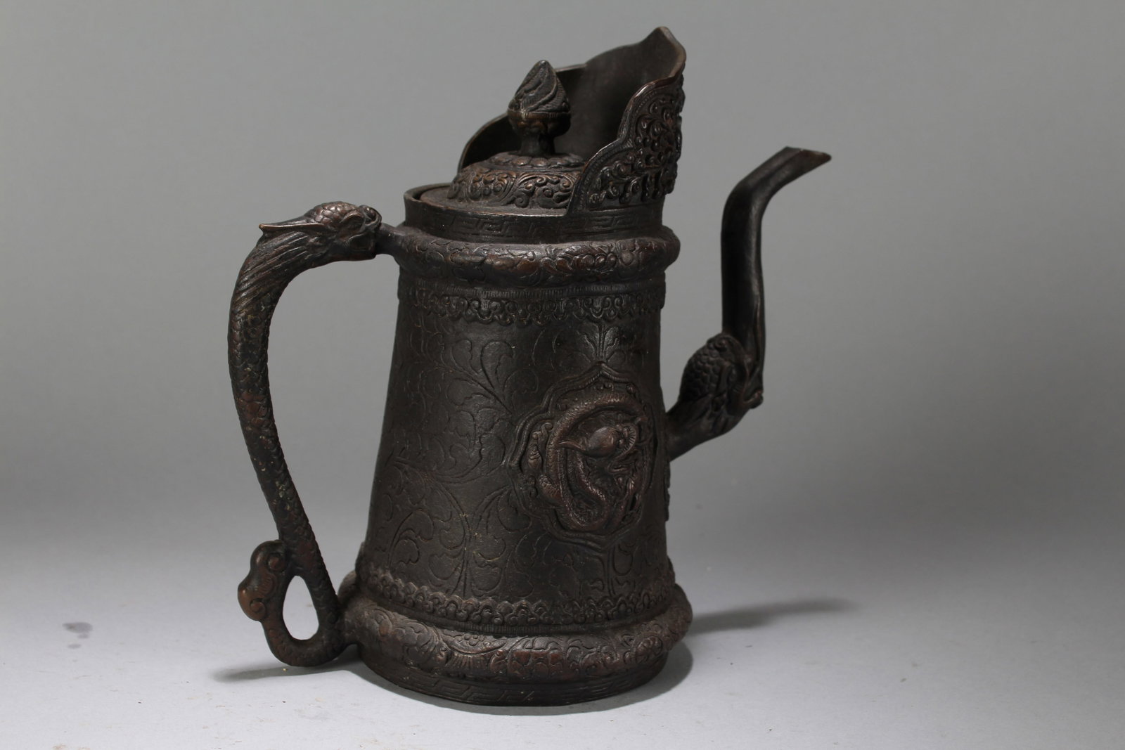 A Chinese Religious Fortune Ewer - 3