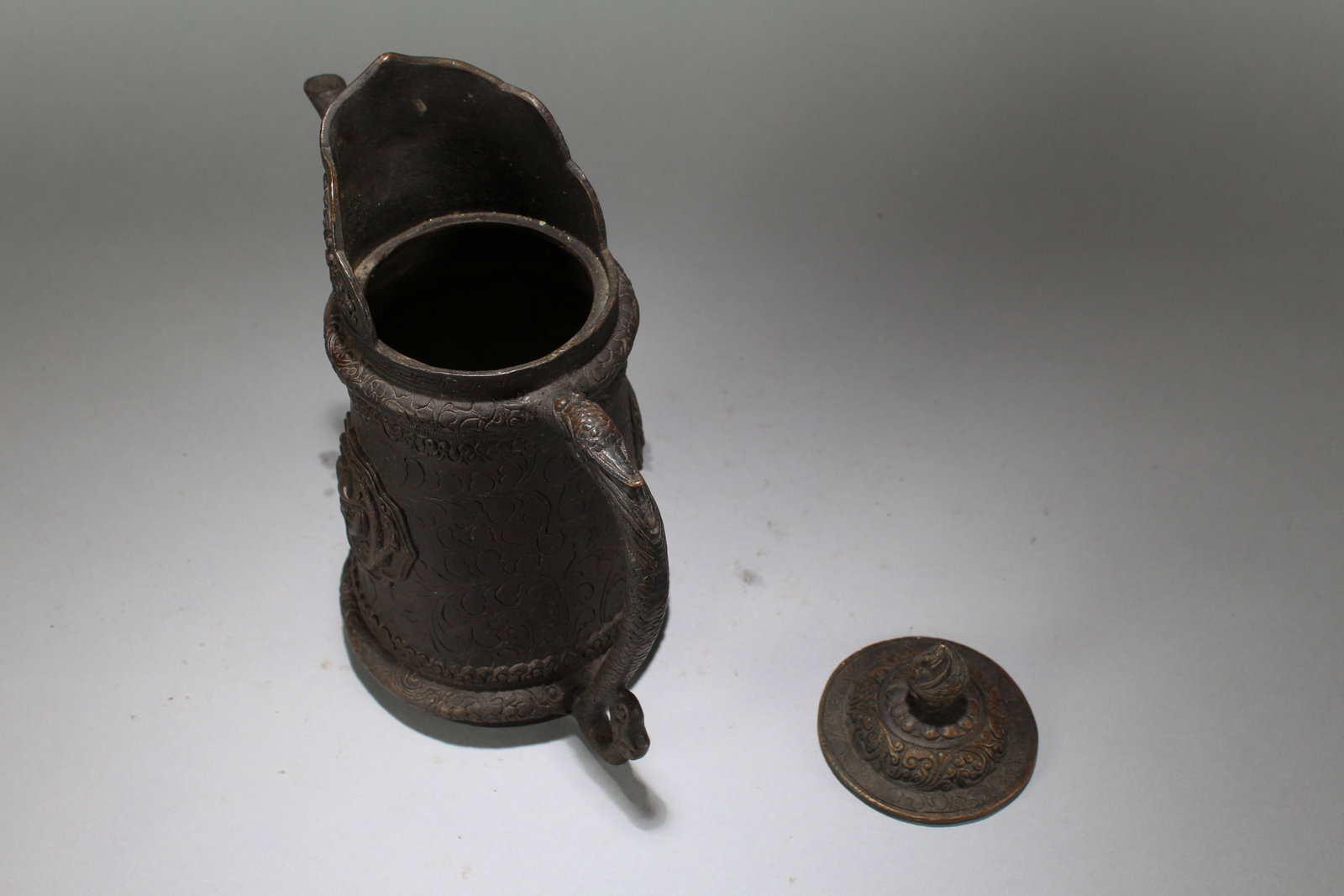 A Chinese Religious Fortune Ewer - 6