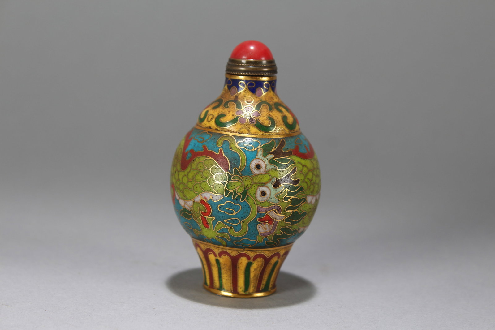 A Chinese Dragon-decorating Vividly-detailed Cloisonne Fortune Snuff Bottle (1 of 6)