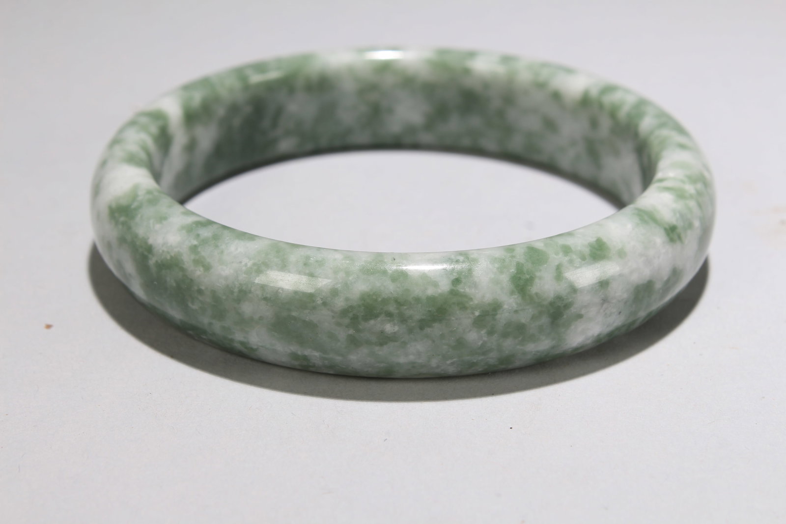 A Chinese Bangel Display: A Chinese Bangel Display . Opening Diameter: 3 (inch).