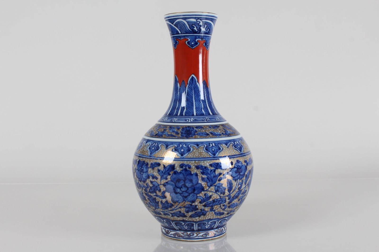 A Chinese Detailed Ancient-framing Porcelain Fortune Vase: A Chinese Detailed Ancient-framing Porcelain Fortune Vase . Height: 9.25 (inch).