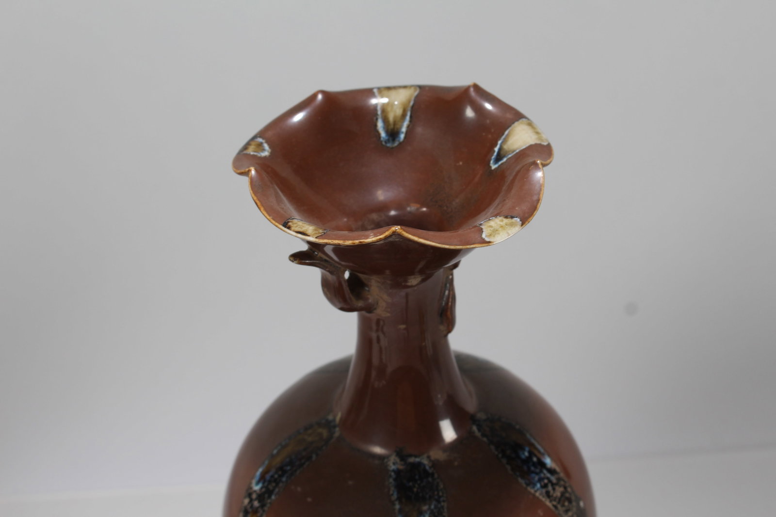 A Chinese Myth-beast Dark-coding Porcelain Fortune Vase - 4