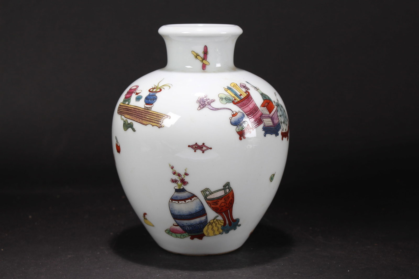 A Chinese Porcelain Fortune Vase: A Chinese Porcelain Fortune Vase . Height: 7.25 (inch). Opening Diameter: 2.5 (inch).