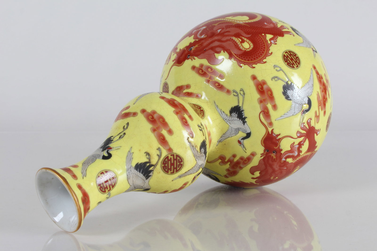 A Chinese Dragon-decorating Yellow-coding Porcelain Vase - 4