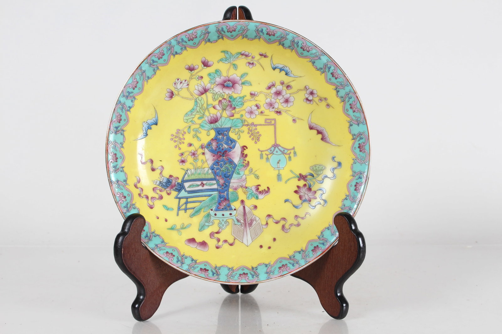A Chinese Nature-sceen Yellow-coding Porcelain Fortune Plate: A Chinese Nature-sceen Yellow-coding Porcelain Fortune Plate. Height: 1.75 (inch). Opening Diameter: 8 (inch).