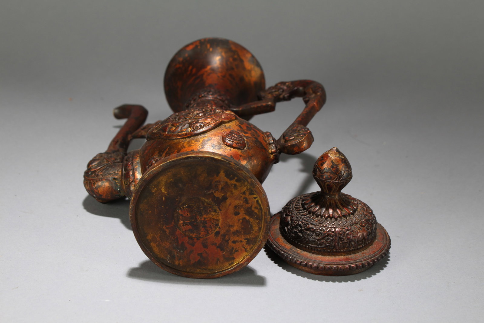 A Chinese Lidded Fortune Ewer - 6