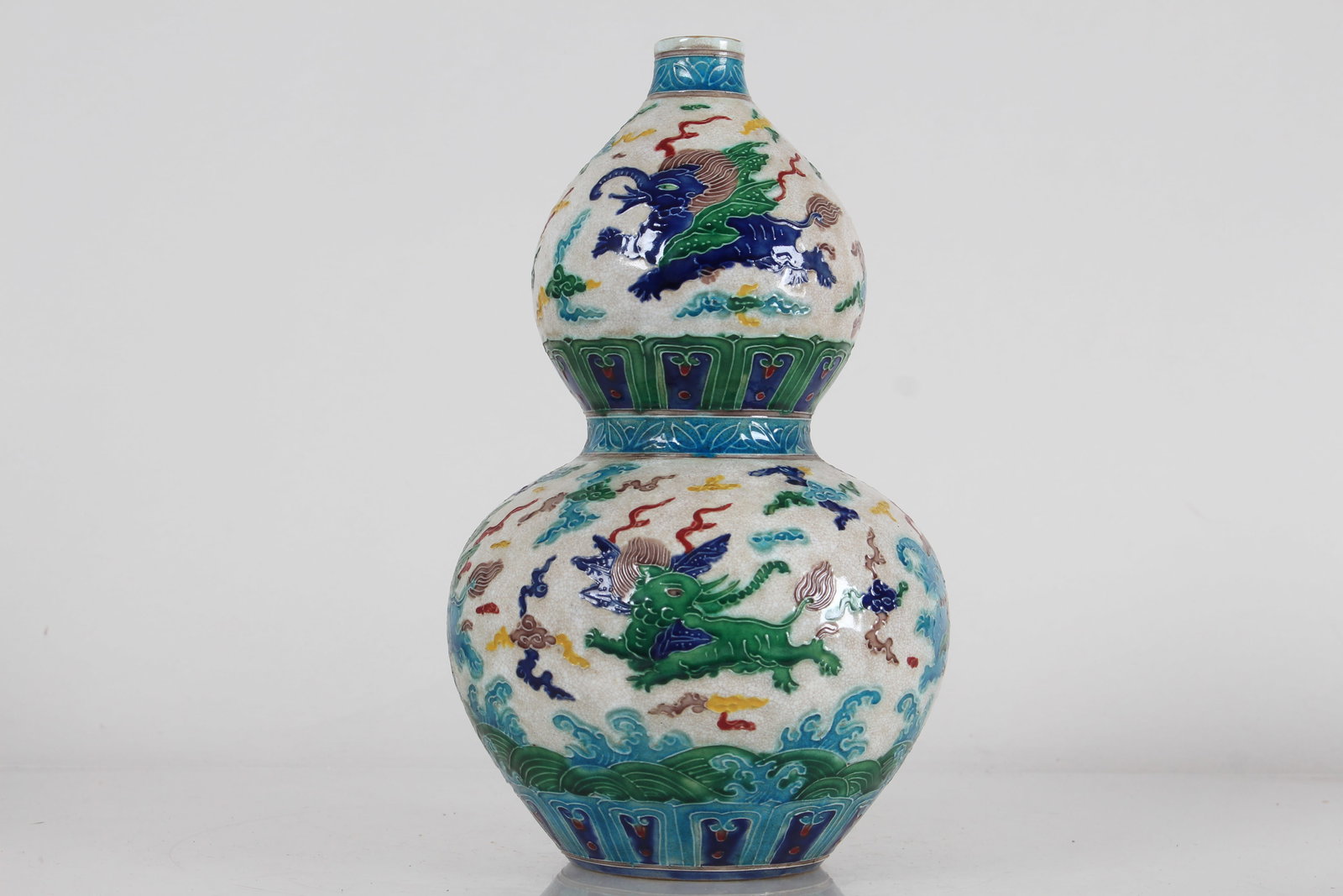 A Chinese Calabash-fortune Dragon-decorating Porcelain Fortune Vase: A Chinese Calabash-fortune Dragon-decorating Porcelain Fortune Vase . Height:1 0(inch).