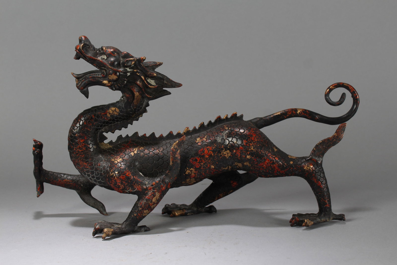 A Chinese Massive Dragon-decorating Religious Fortune Statue - 2