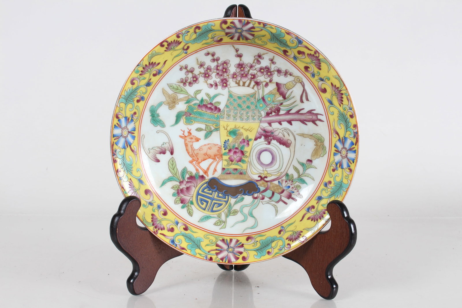 A Chinese Detailed Story-telling Bat-framing Porcelain Fortune Plate: A Chinese Detailed Story-telling Bat-framing Porcelain Fortune Plate. Height: 1.75 (inch). Opening Diameter: 8.25 (inch).