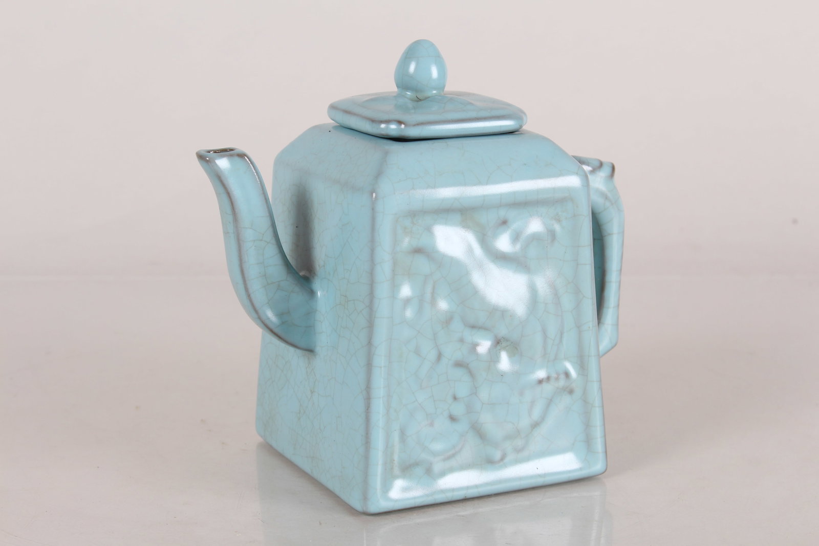 A Chinese Lidded Ancient-framing Porcelain Fortune Tea Pot: A Chinese Lidded Ancient-framing Porcelain Fortune Tea Pot. Height: 5.25 (inch).