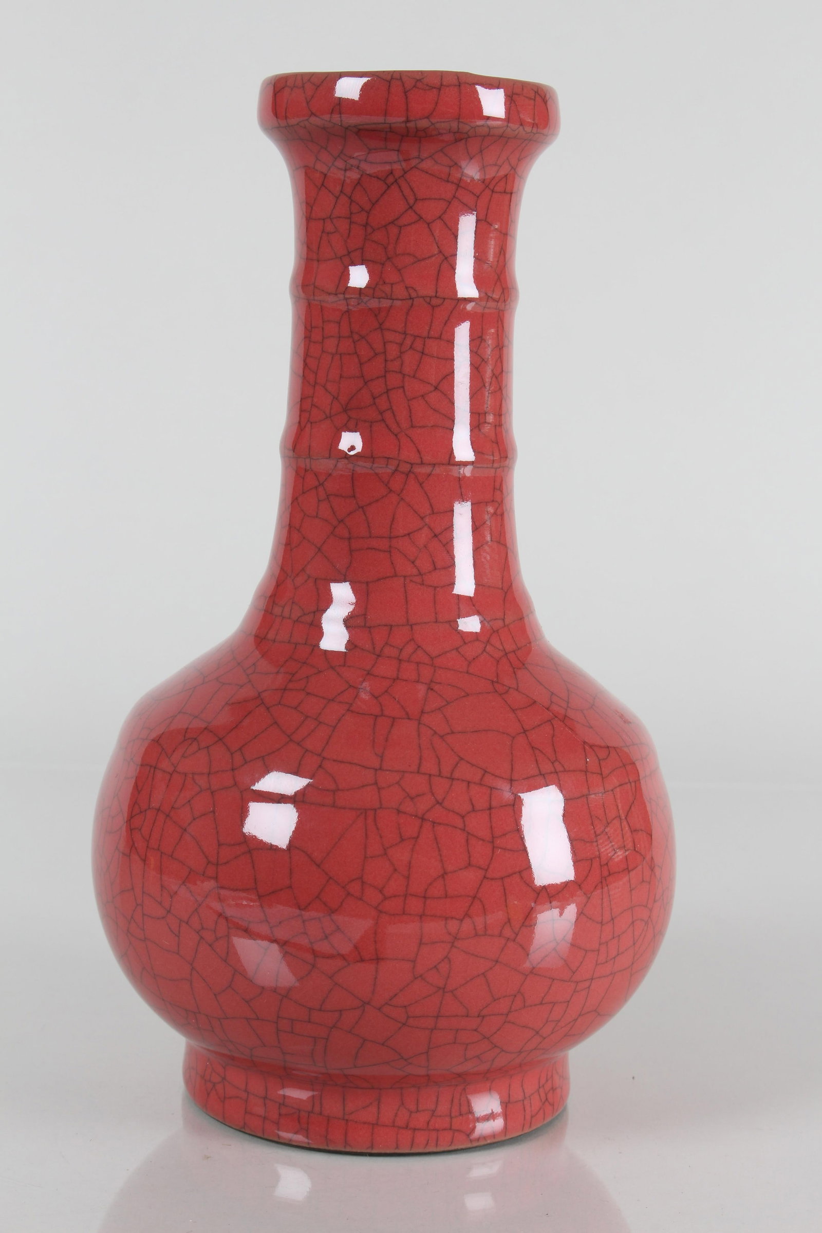 A Chinese Red-coding Crackglaze Porcelain Fortune Vase - 2