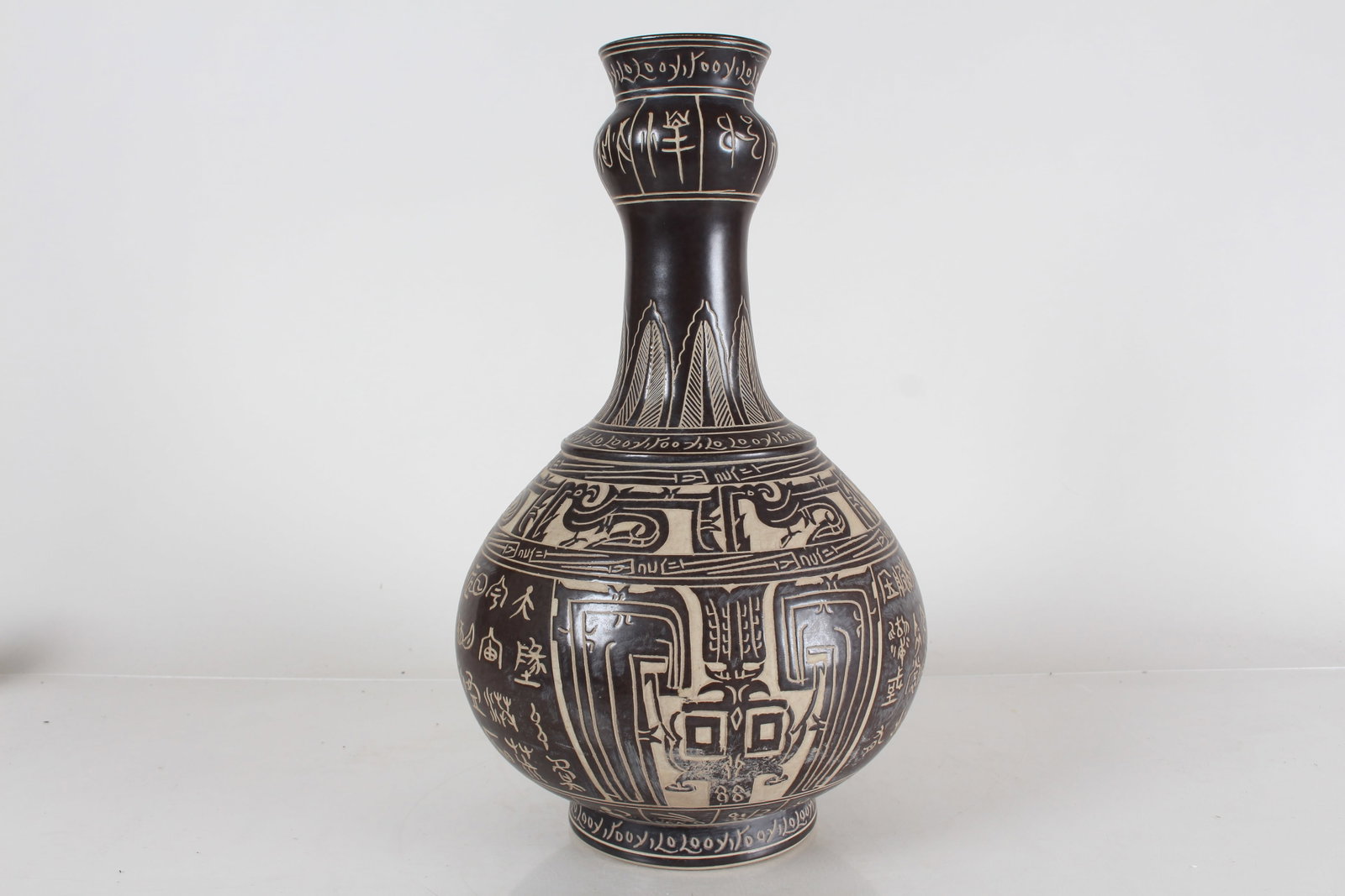 A Chinese Ancient-framing Black-coding Porcelain Fortune Vase - 3