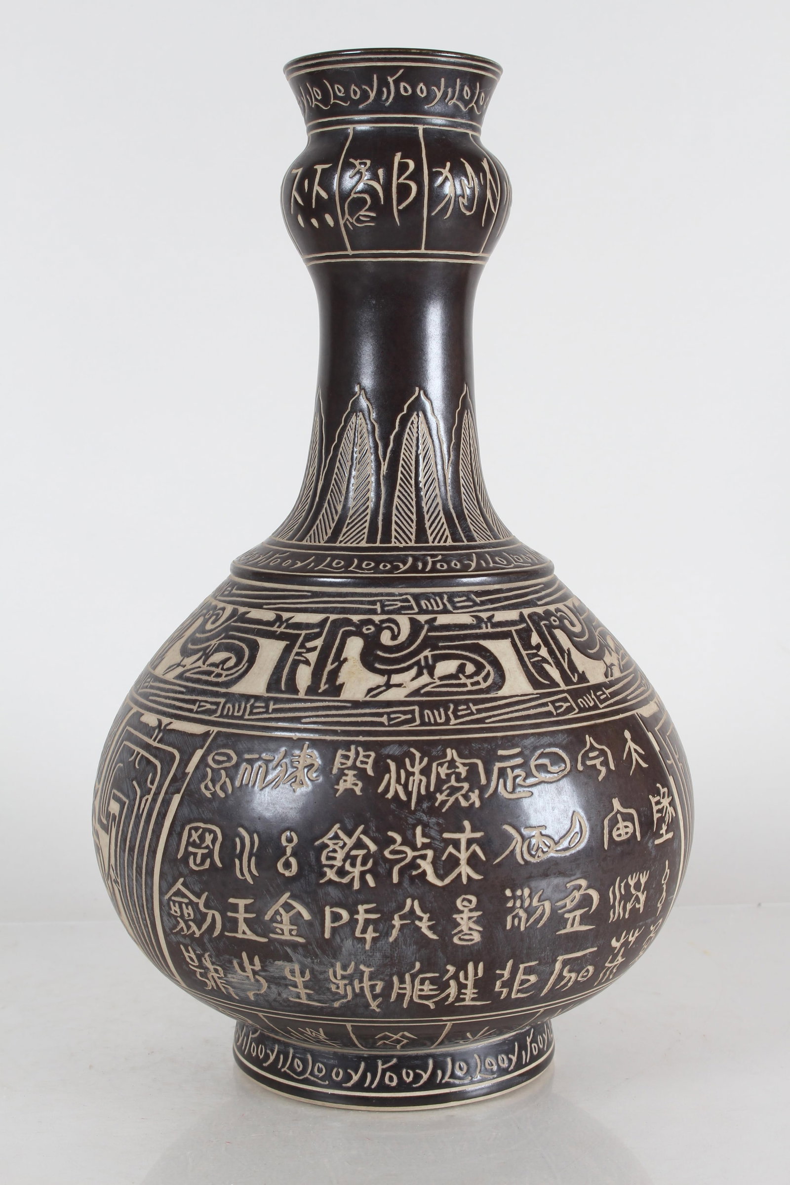 A Chinese Ancient-framing Black-coding Porcelain Fortune Vase - 4