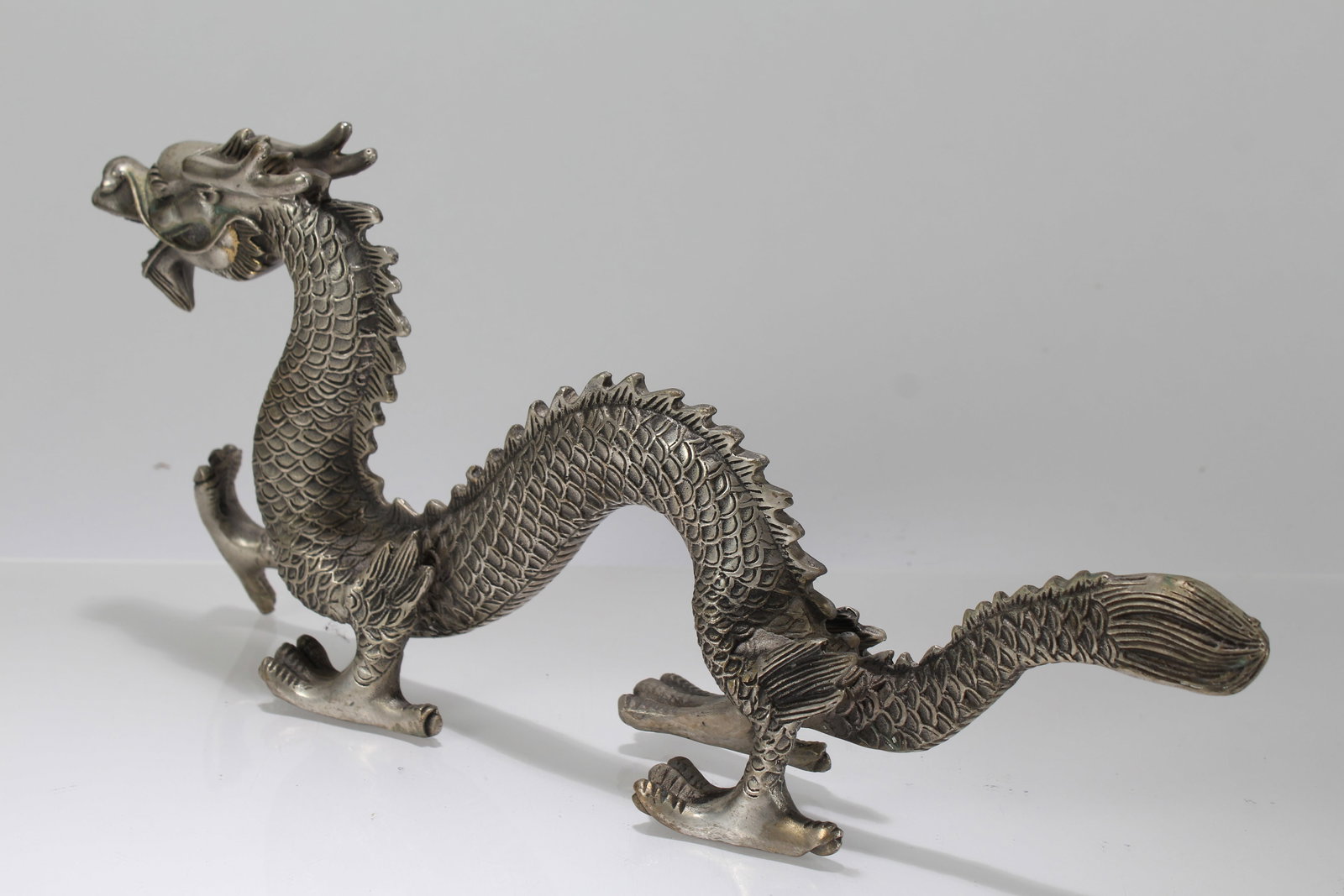 A Chinese Dragon-decorating Fortune Statue Display - 4