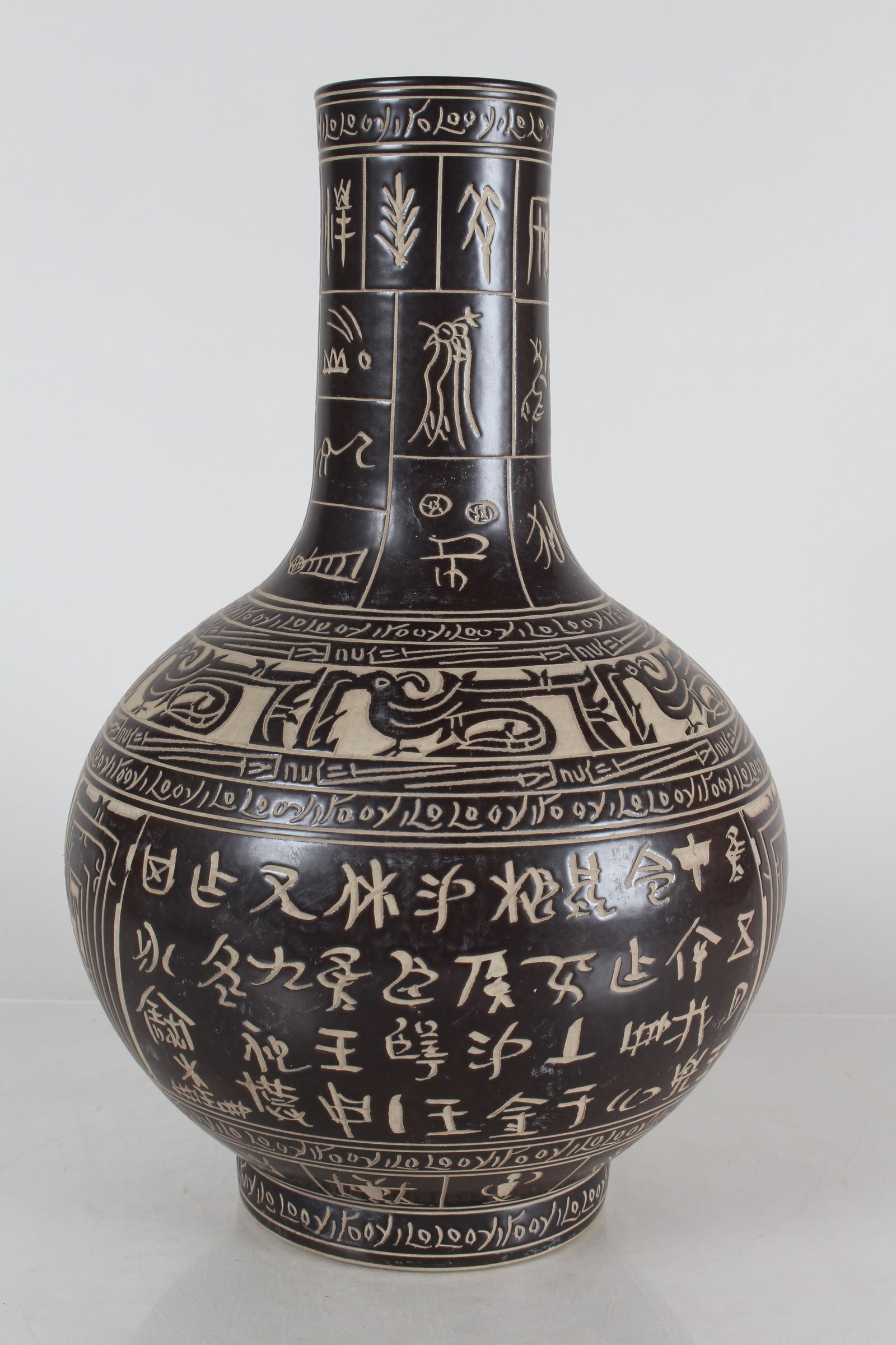A Chinese Ancient-framing Black-coding Porcelain Fortune Vase - 3