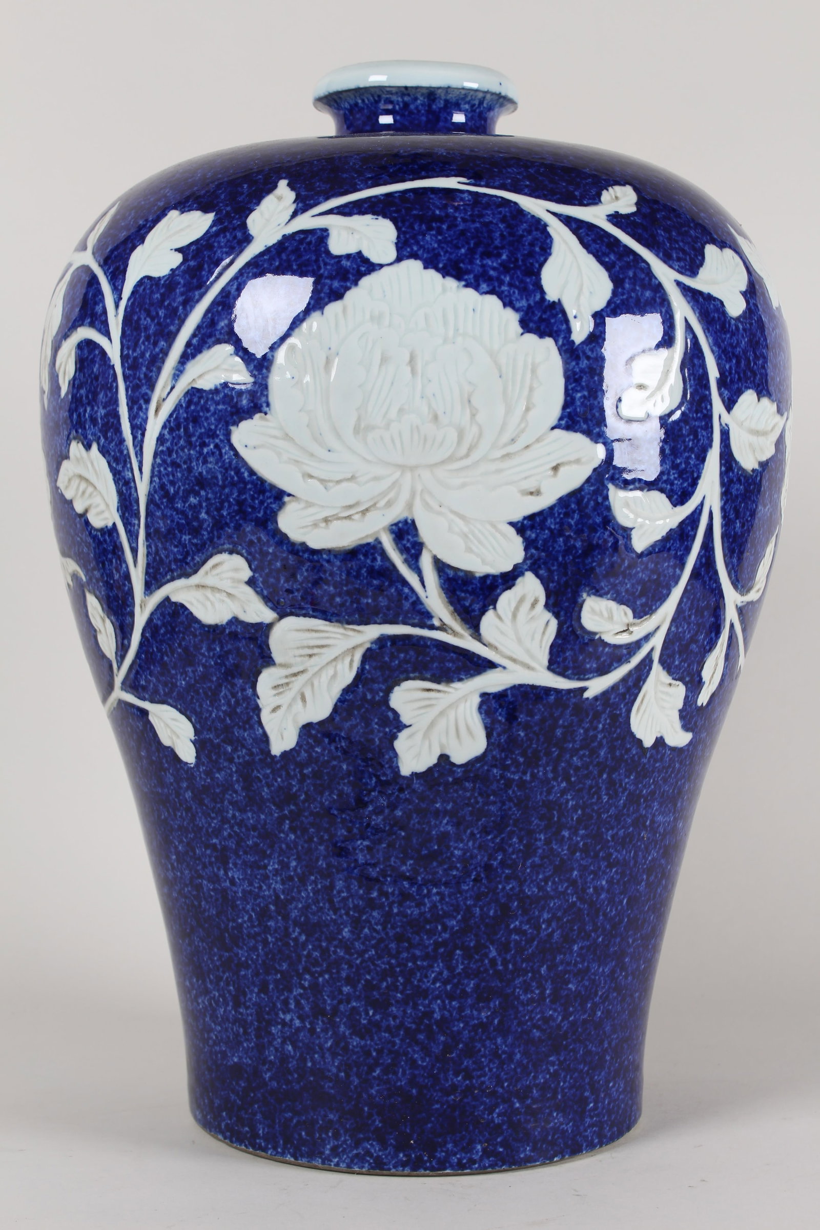 A Chinese Massive Blue-coding Massive Porcelain Vase - 2