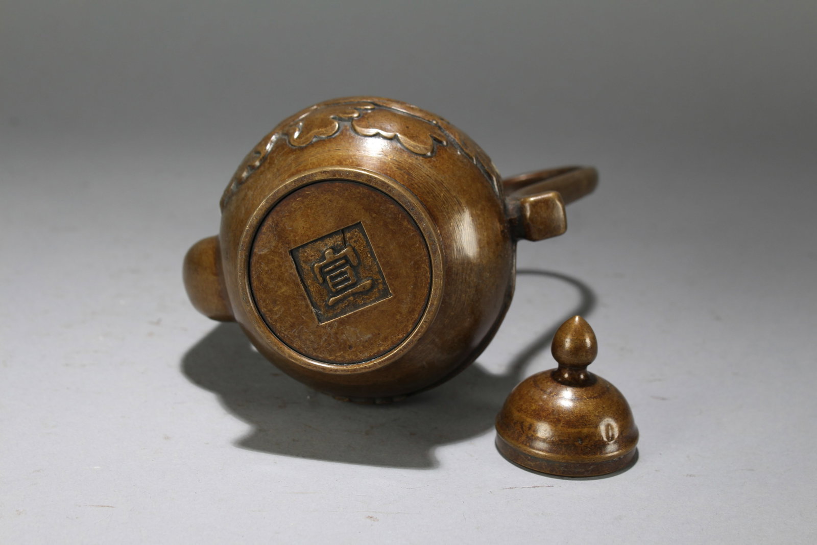 A Chinese Religious Lidded Fortune Ewer - 6