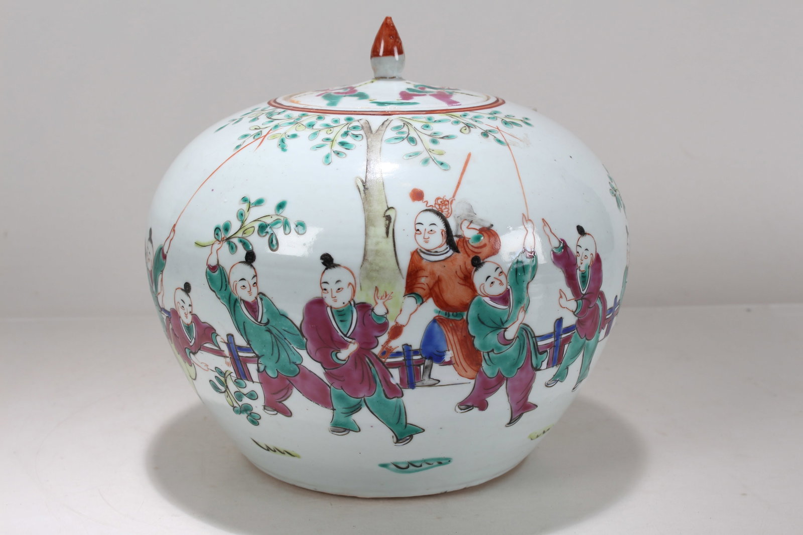 A Chinese Story-telling Lidded Porcelain Fortune Vase: A Chinese Story-telling Lidded Porcelain Fortune Vase . Height: 8.25 (inch).