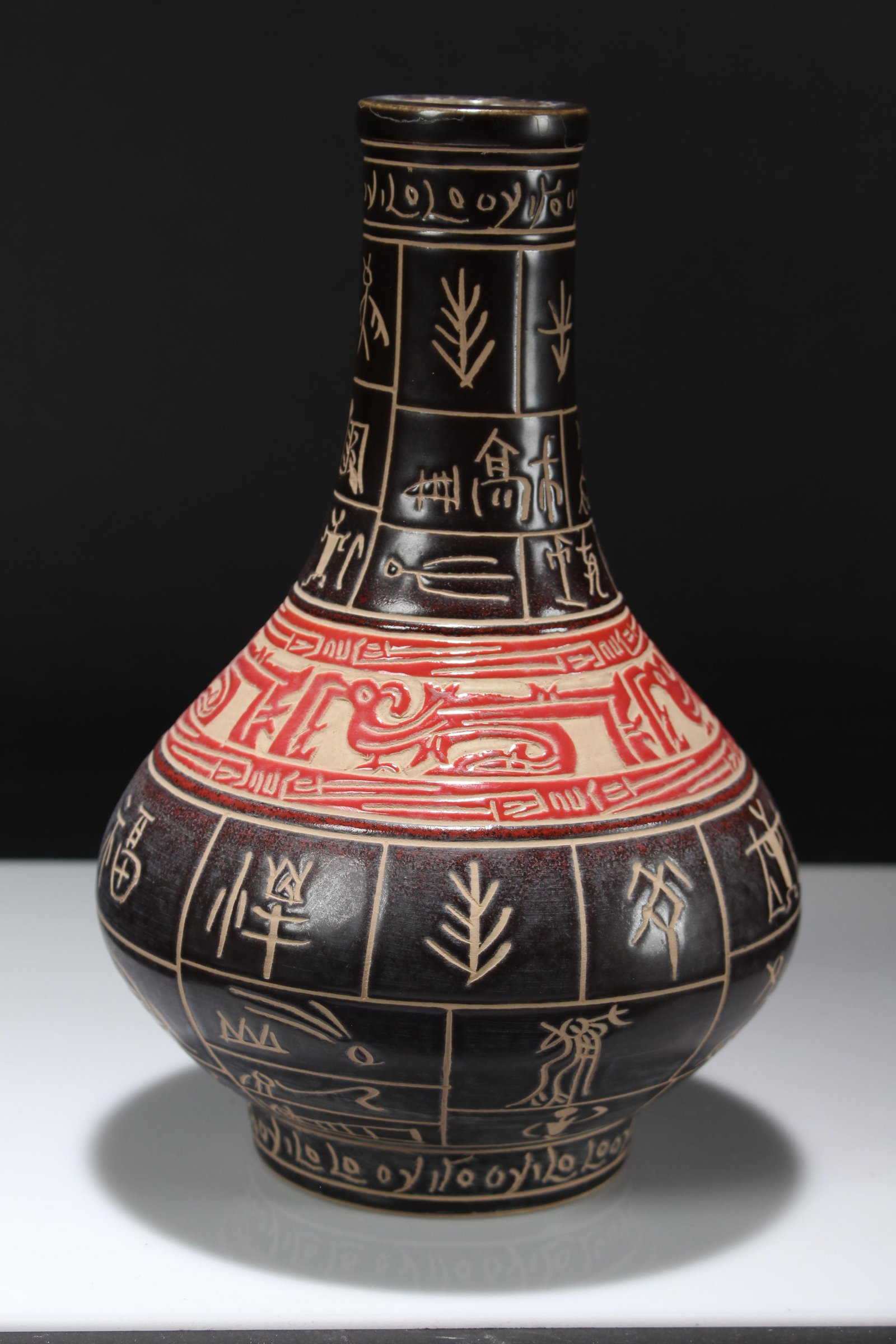 A Chinese Anicent-framing Red-coding Porcelain Fortune Vase: A Chinese Anicent-framing Red-coding Porcelain Fortune Vase . Height: 8.5 (inch).