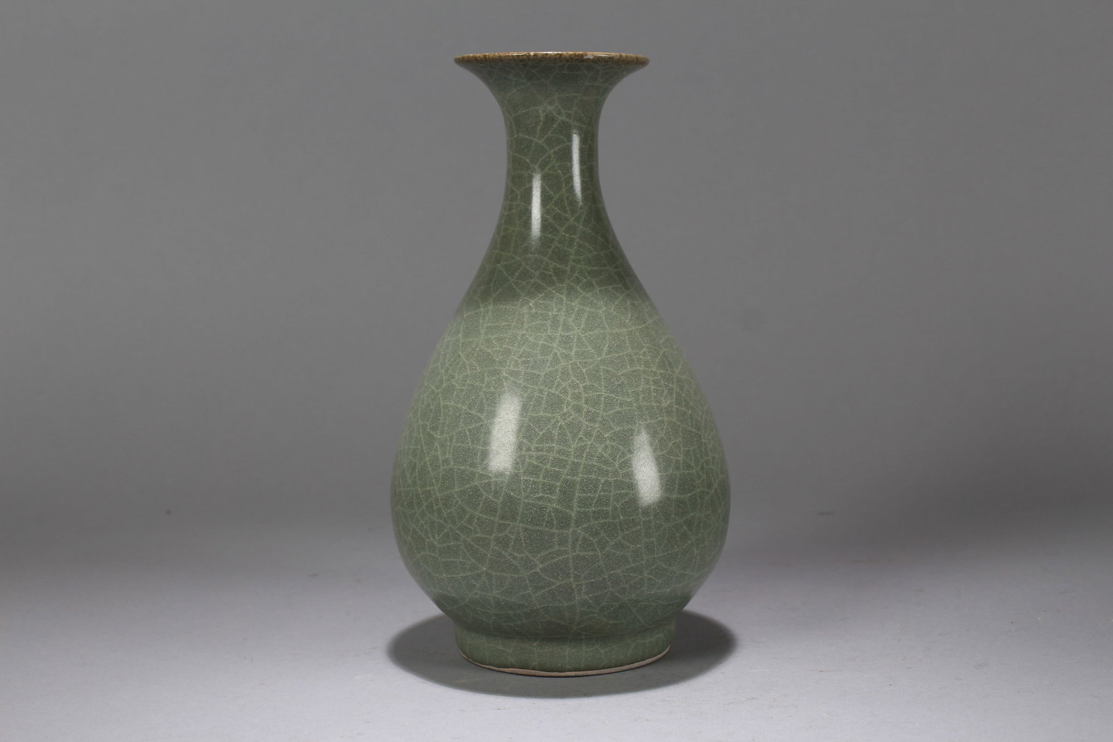 A Chinese Religious Crack-framing Porcelain Fortune Vase: A Chinese Religious Crack-framing Porcelain Fortune Vase. Height: 8.5 (inch). Width: 5 (inch).