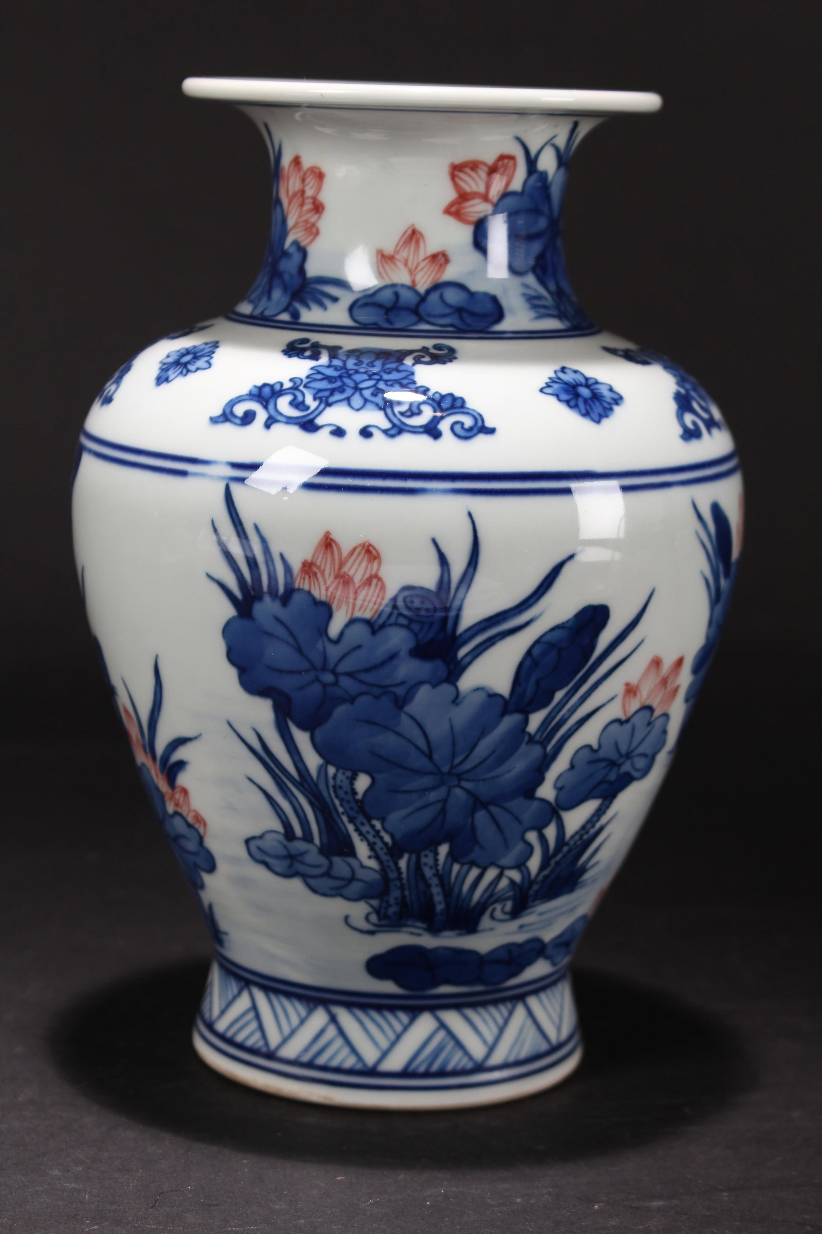 A Chinese Porcelain Fortune Vase - 3