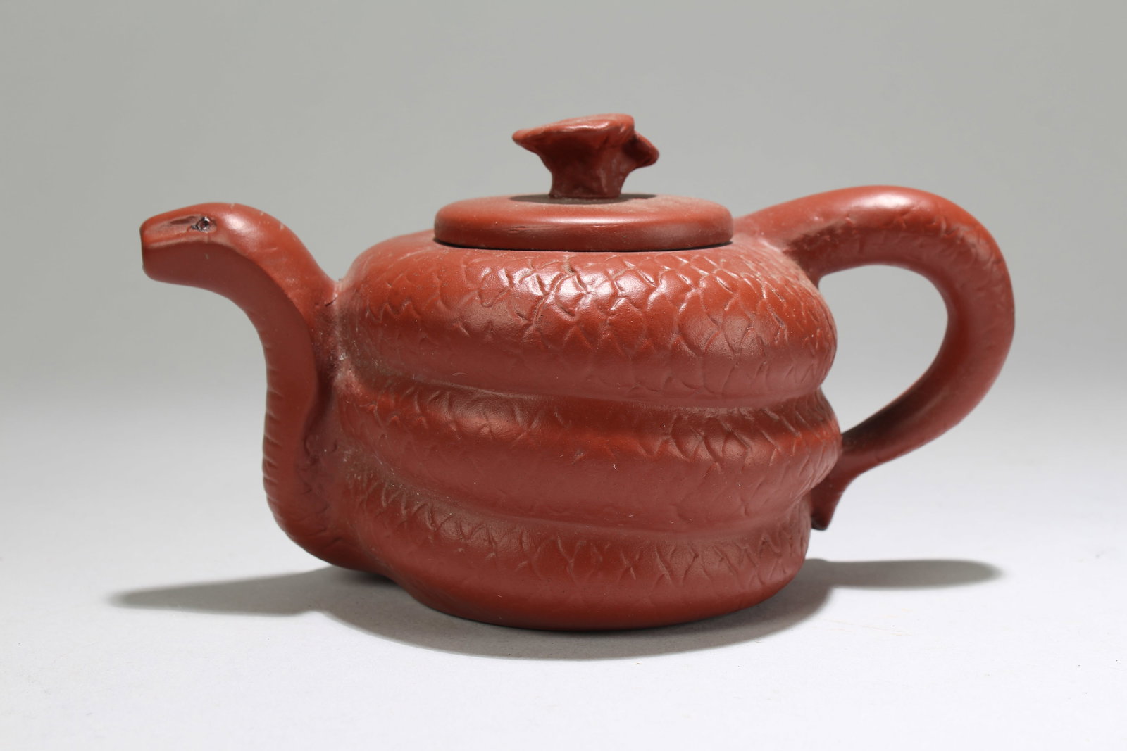 Chinese Tea Pot: Chinese Tea Pot . Height: 3.25 (inch). Length: 6 (inch).