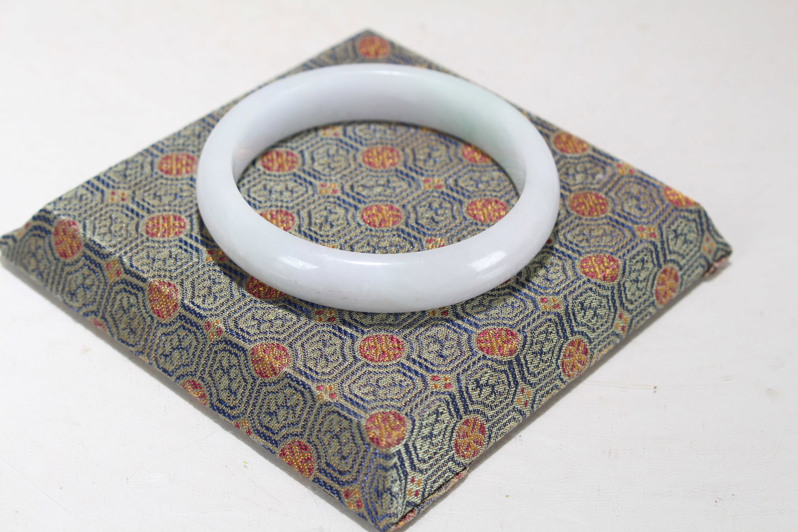 A Chinese Fortune Bangle - 3