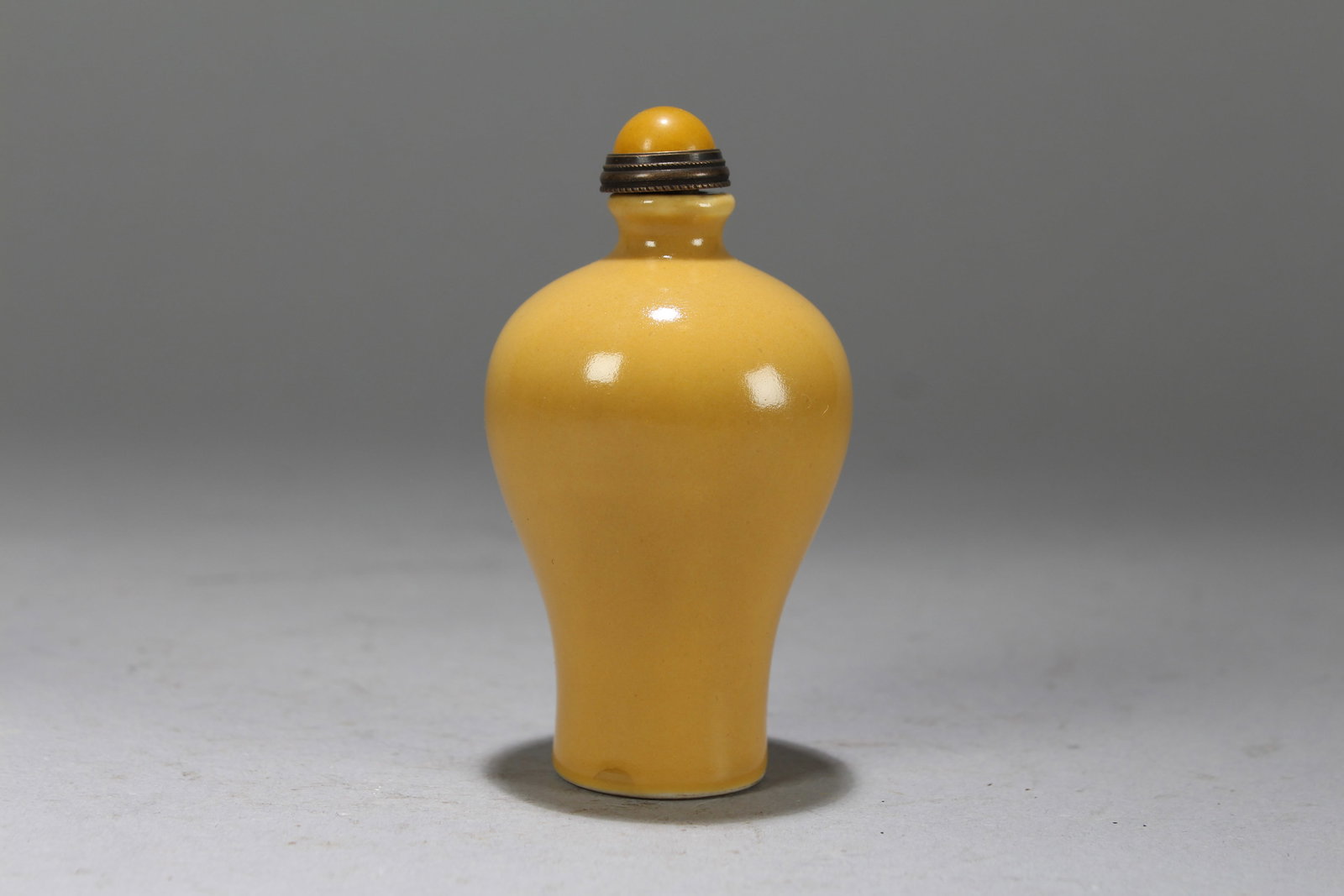 A Chinese Yellow-coding Fortune Snuff Bottle