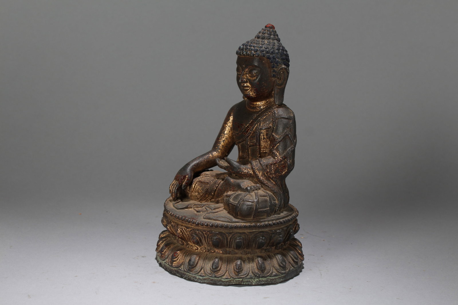 A Chinese Religious Fortune Buddha Statue - 4