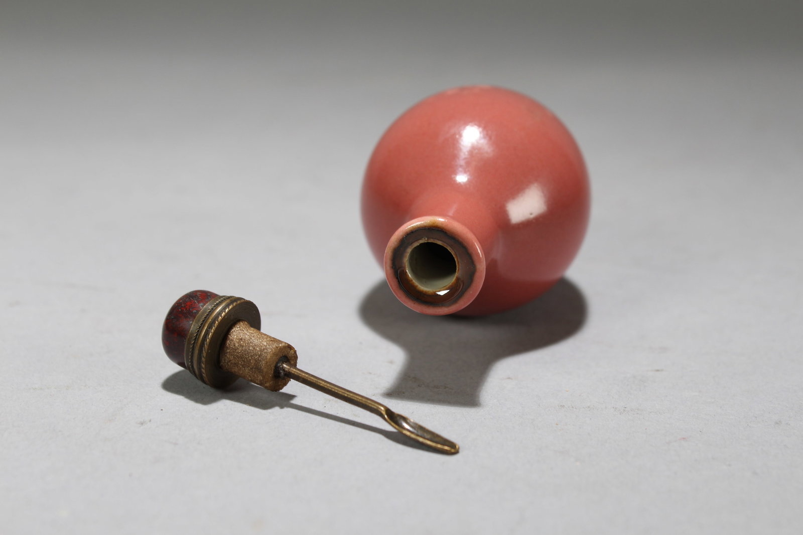 A Chinese Pink-coding Fortune Snuff Bottle - 4