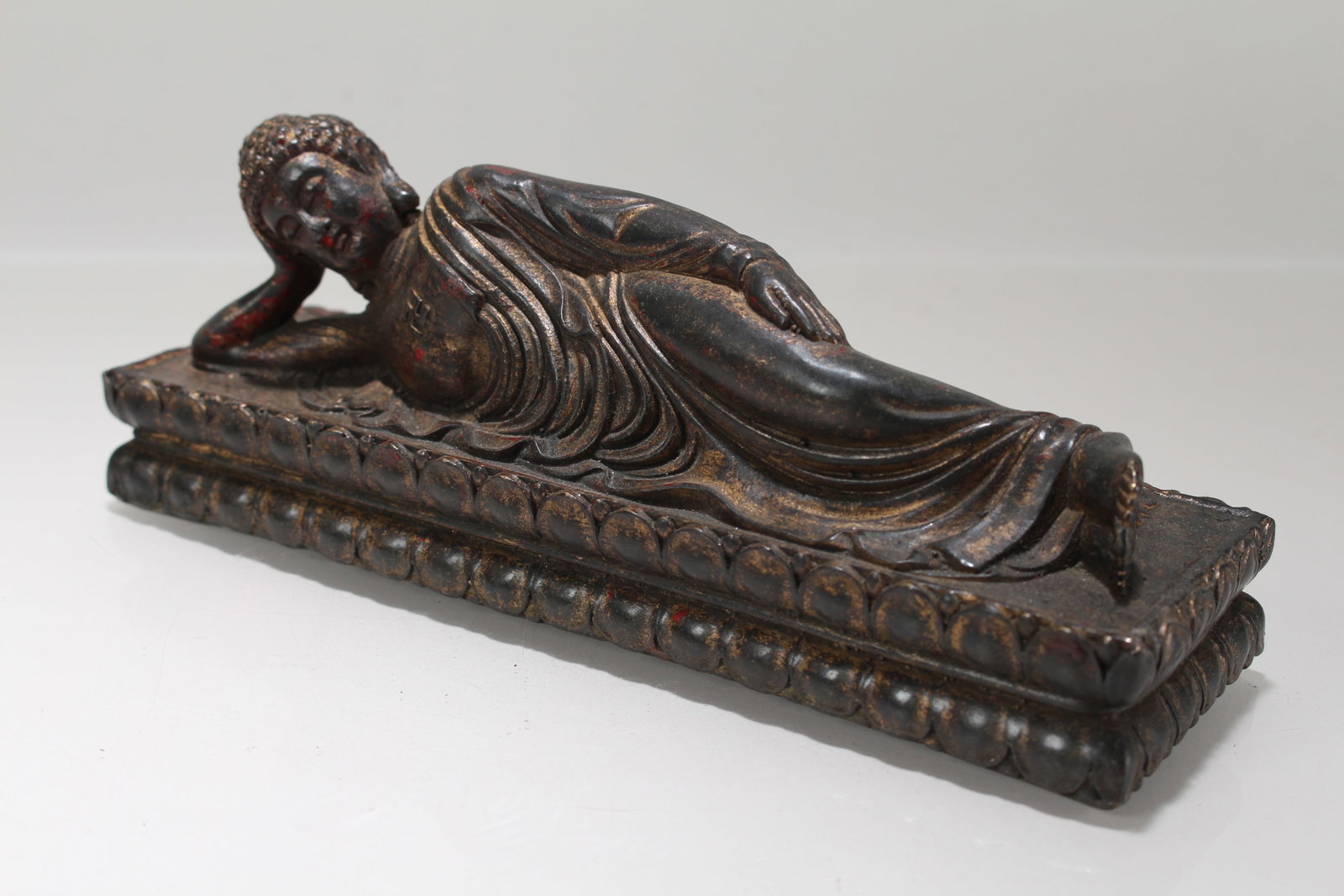 A Chinese Religious Fortune Buddha Statue - 2