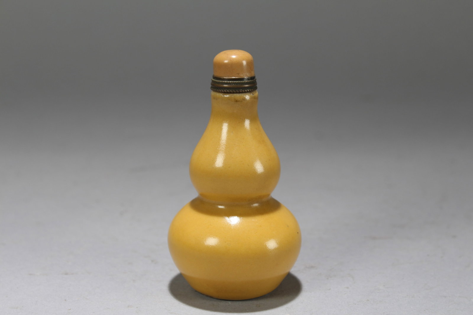 A Chinese Yellow-coding Fortune Snuff Bottle - 2
