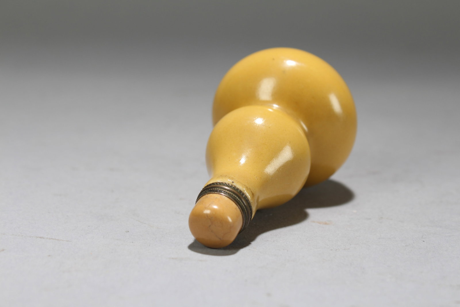 A Chinese Yellow-coding Fortune Snuff Bottle - 3
