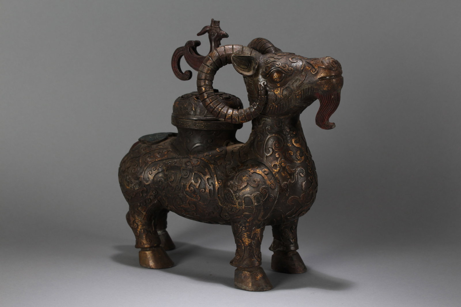A Chinese Anicent-framing Vividly-detailed Religious Fortune Myth-beast Statue: A Chinese Anicent-framing Vividly-detailed Religious Fortune Myth-beast Statue. Height : 10 (inch). Width : 12 (inch). Length : 4 (inch).