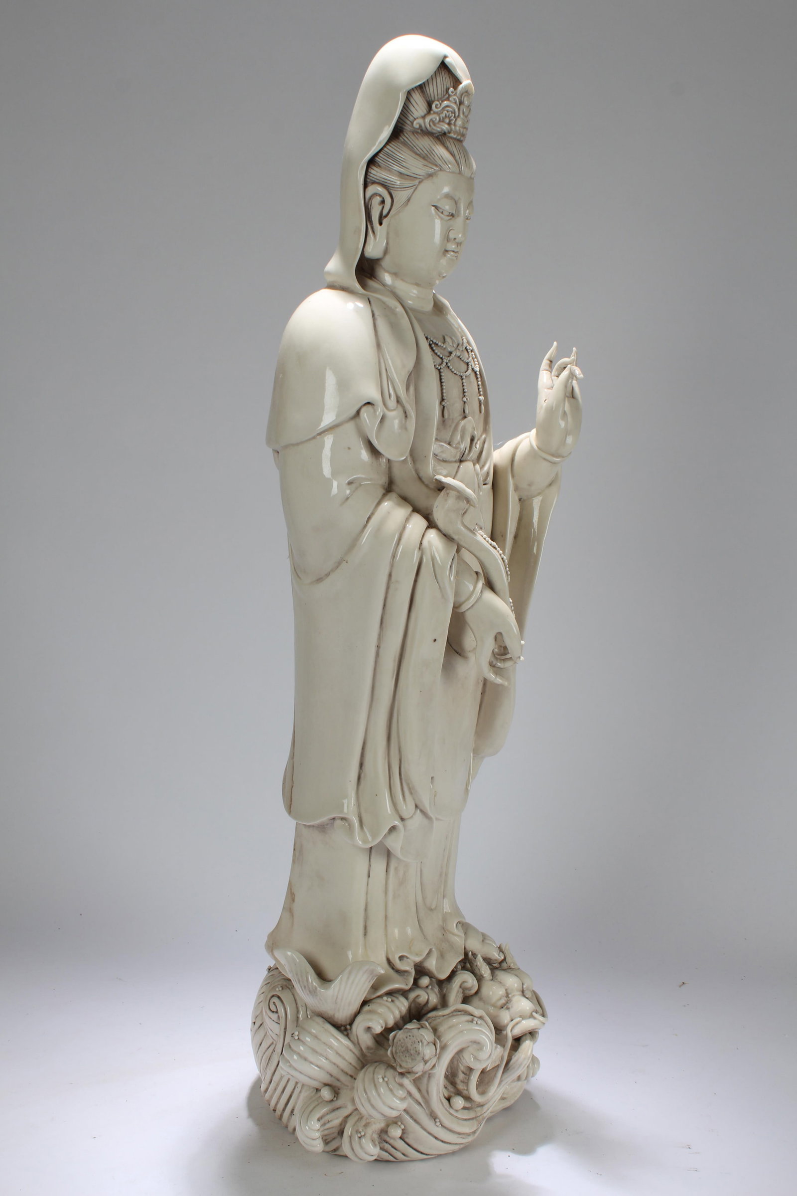 A Chinese Massive De Blac Religious Guanyin Statue - 2