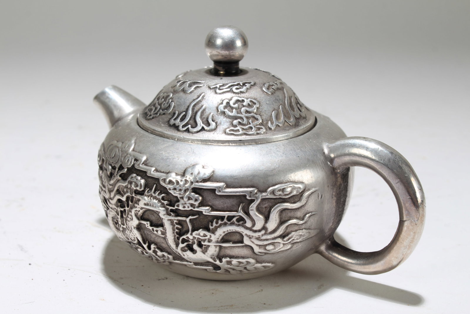 A Chinese Dragon-decorating Fortune Lidded Tea Pot - 2