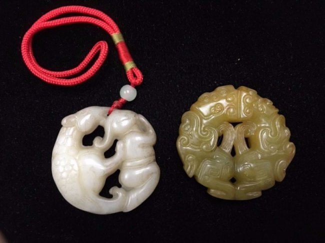 A Couple Old Jade Animal-figure Pedants (1 of 4)