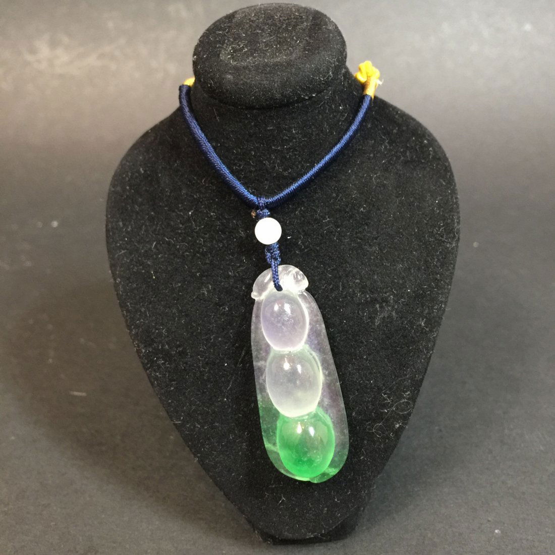 A Transulcent Bean-shape Jadestone Necklace (1 of 2)