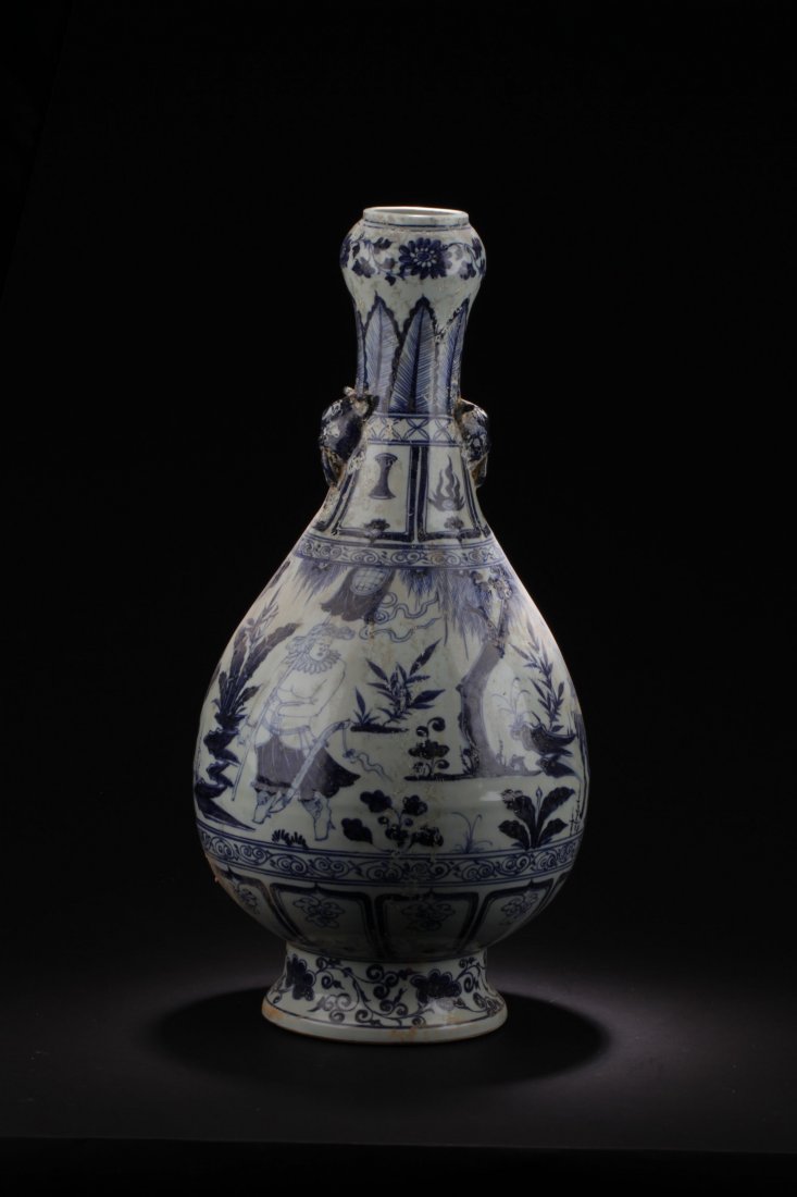 A Chinese Blue and White Beast-handled Vase (1 of 6)