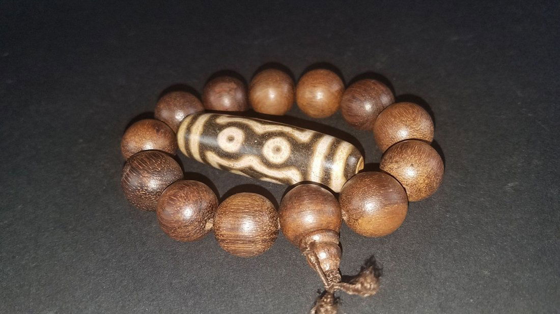 An Estate Tibetan Bead and Bracelet (1 of 9)