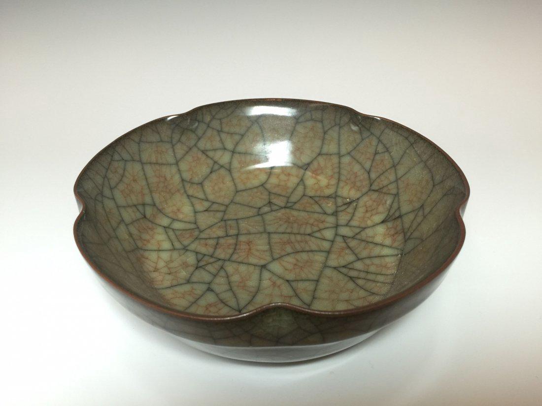 A Crack-style Chinese Porcelain Dish (1 of 5)